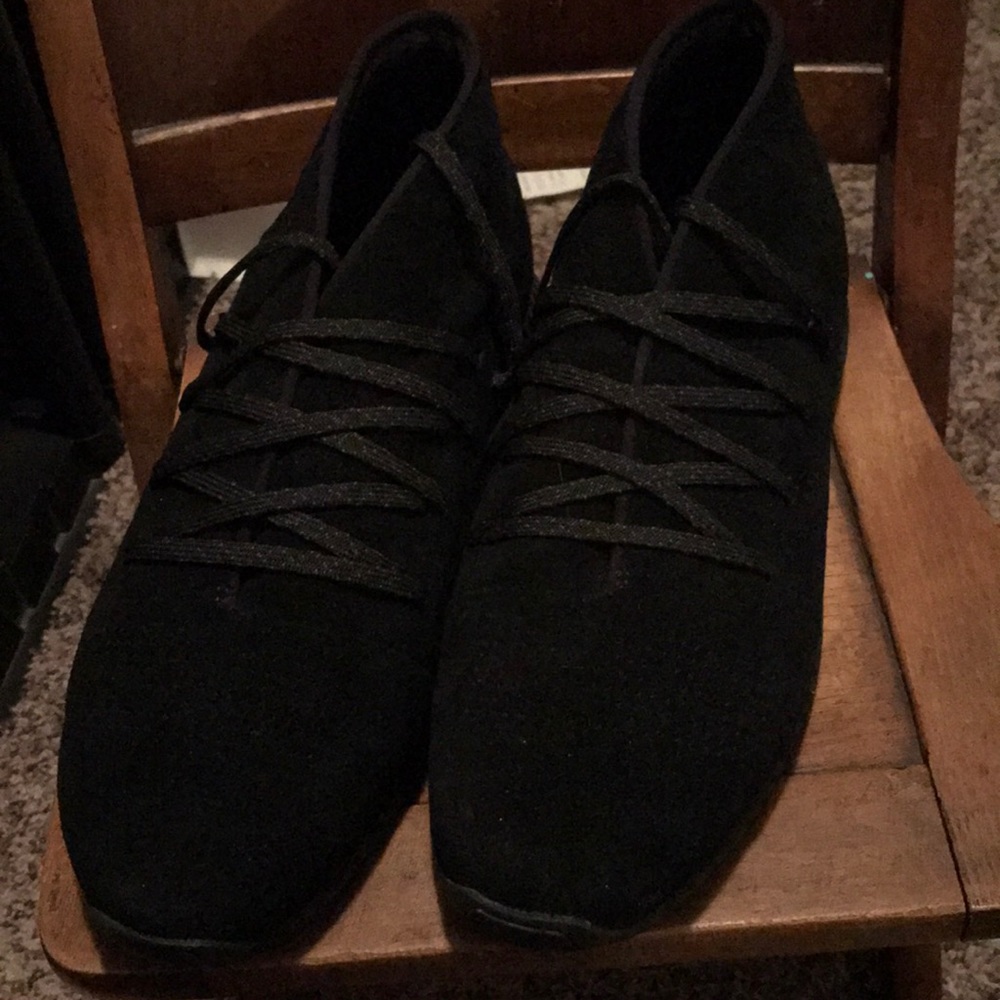 Under Armor Veloce mid suede sneakers